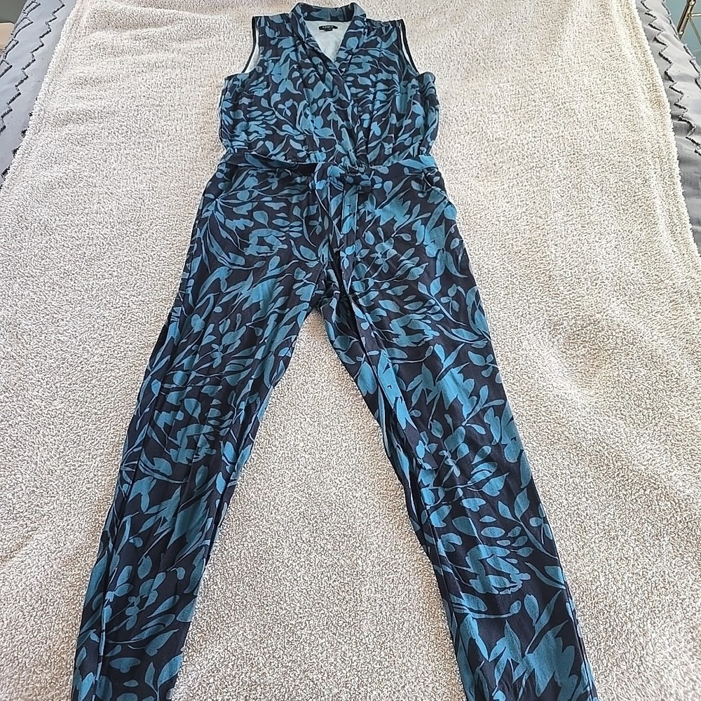 Ann Taylor LOFT Teal Navy Floral Sleeveless Jumpsuit Belted Resort Boho Size 4